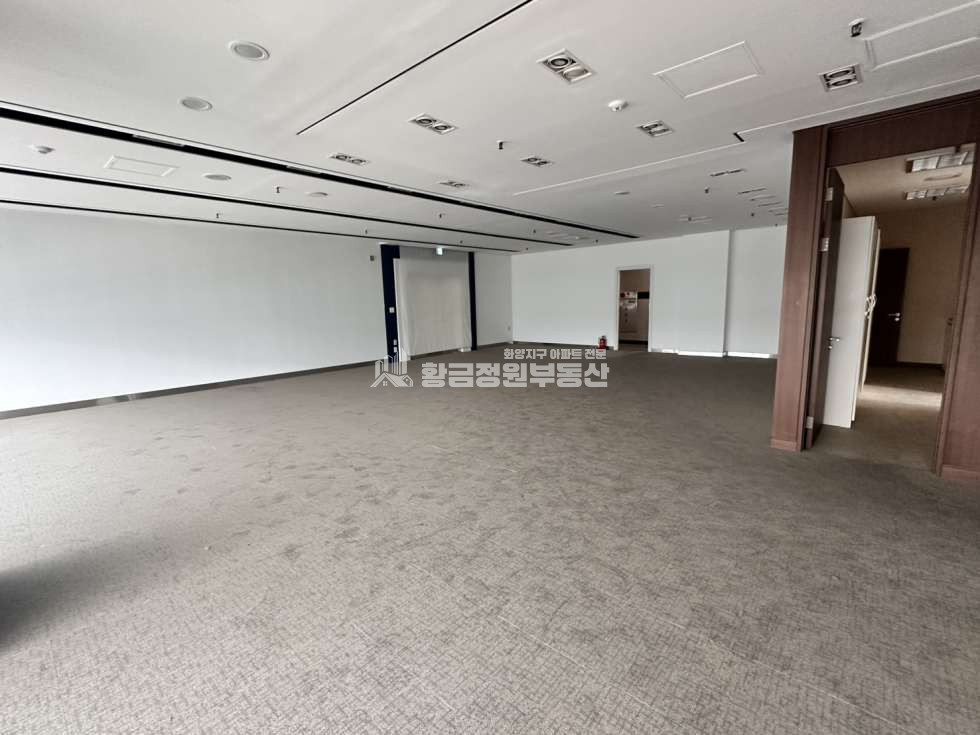 경기 평택시 포승읍 도곡리 1126-3 (포승프라자) 포승프라자동 [시설있음] 주차가 편리하고 건물관리가 깨끗하게 잘되는 사무실 상가랍니다 월세 매물번호 10415 사진 1